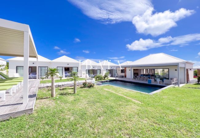 Villa with pool and garden