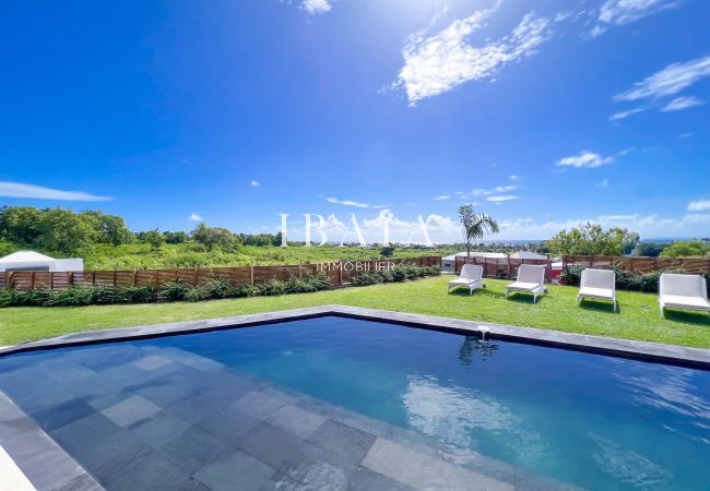 Villa with pool and nature view