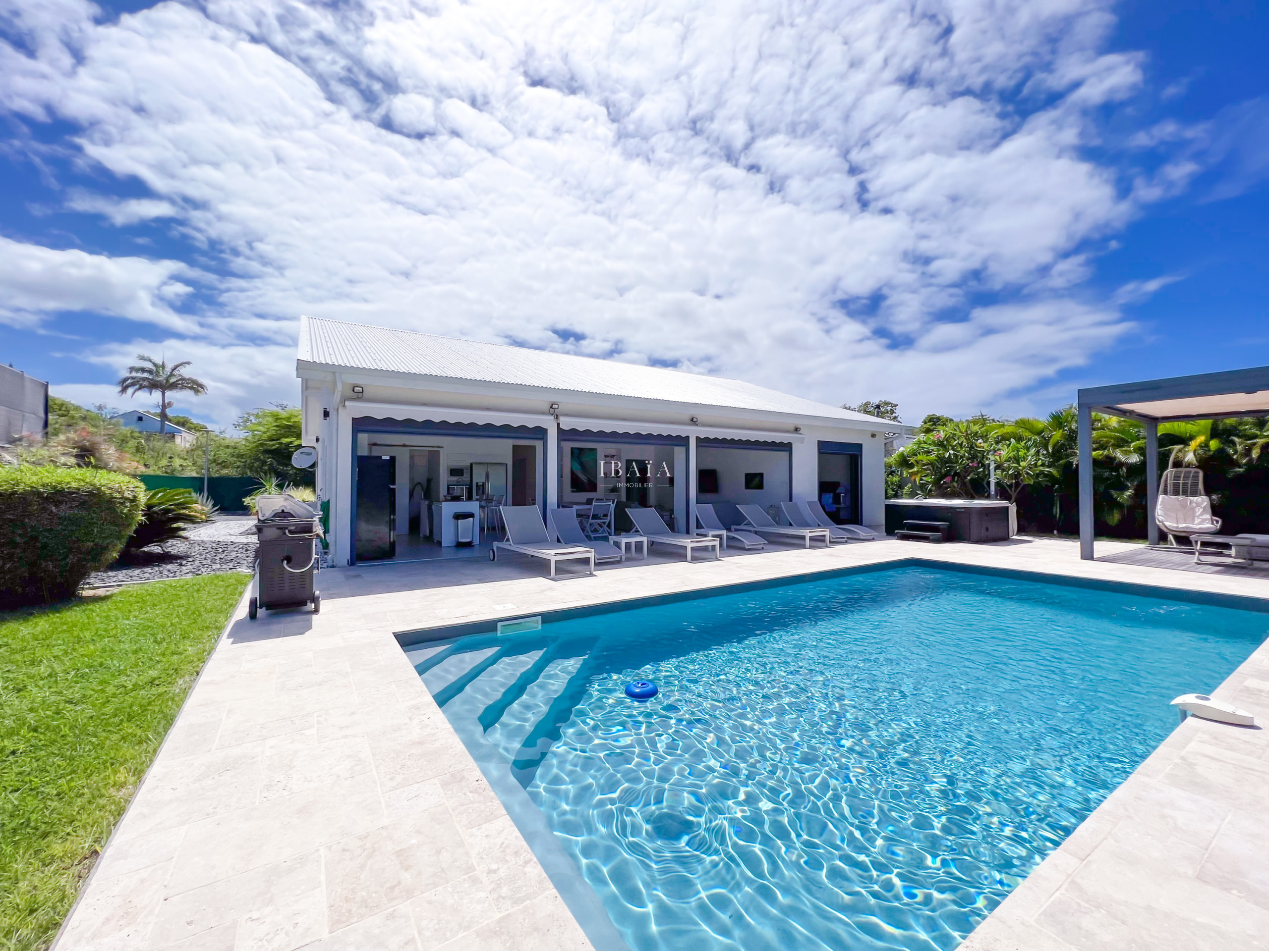 Villa/Dettached house in Saint-François - Villa Pointe Bleue II