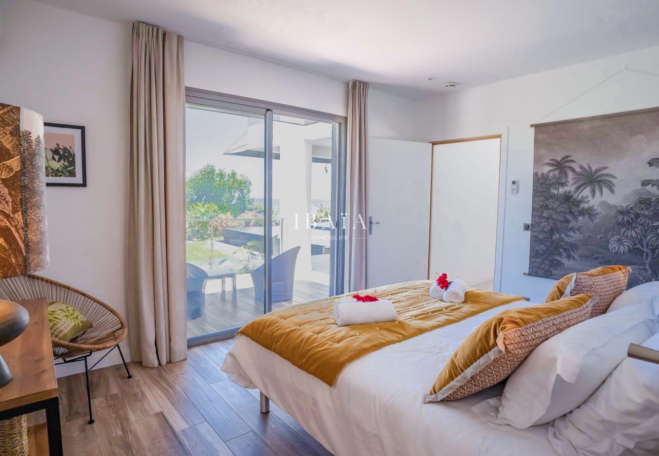Beautifully decorated and air-conditioned room
