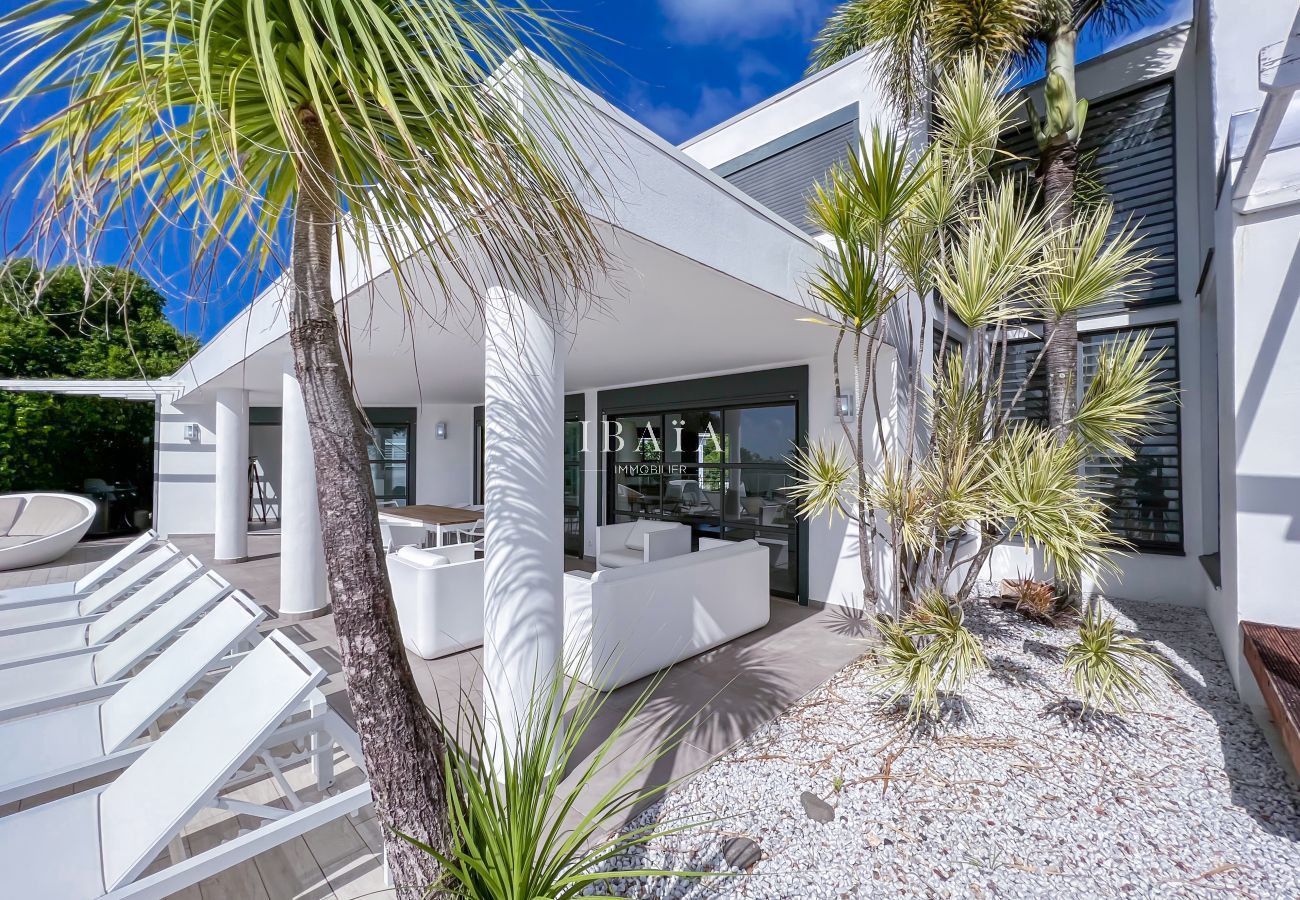 Jardín tropical y villa de estilo californiano en Gosier - Guadalupe