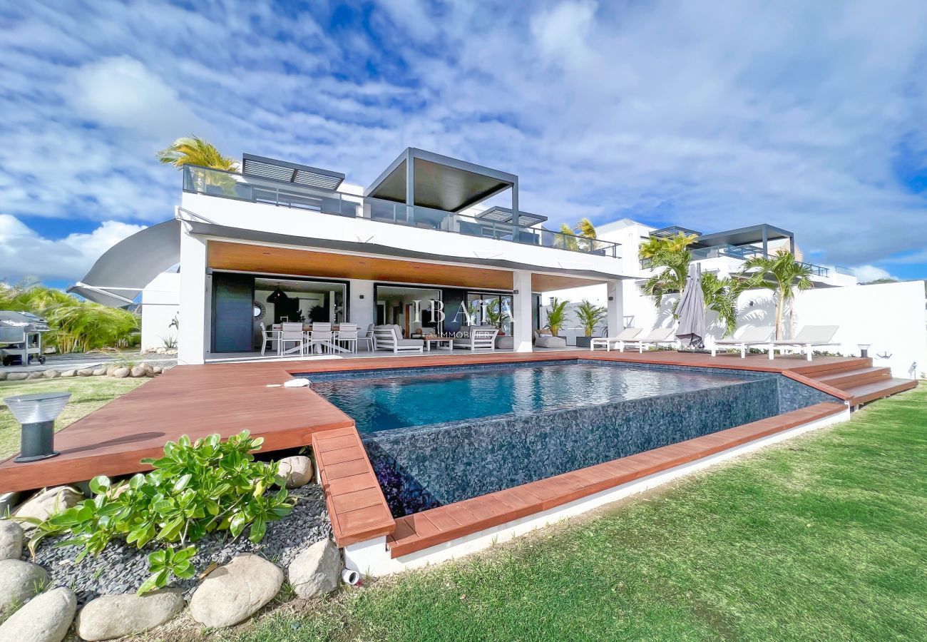Villa moderna en Saint-François con piscina de lujo
