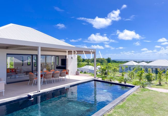 Villa contemporaine avec piscine